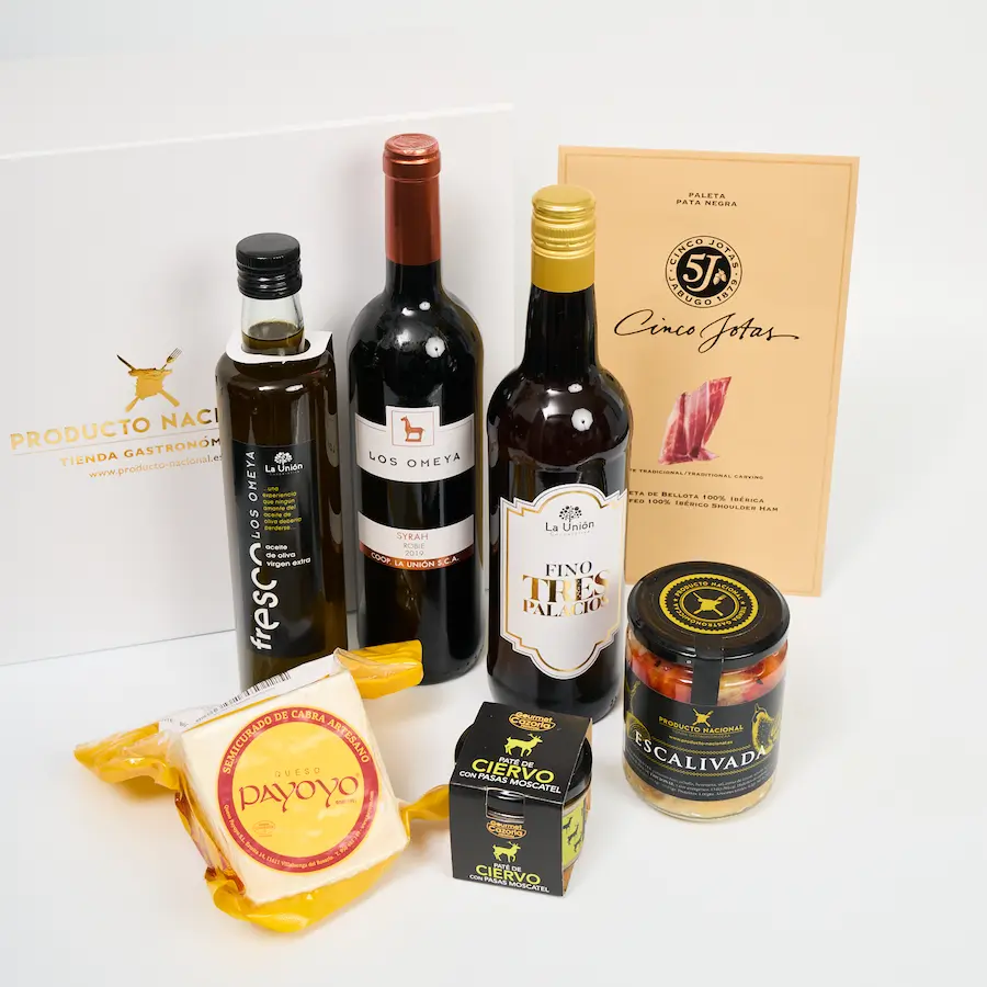 caja o cesta gourmet de productos típicos de Andalucía